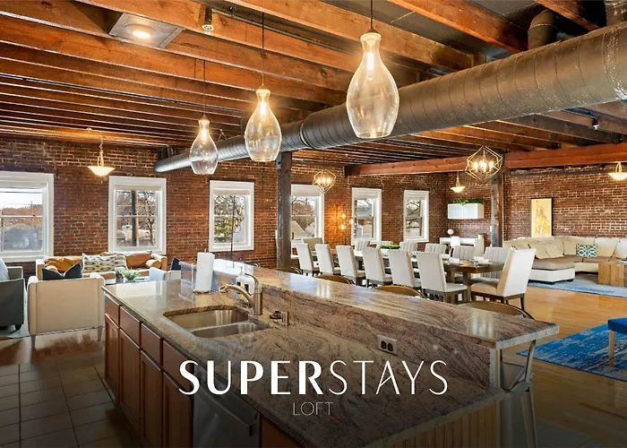 King Penthouse Sleep8 4Bed 3Br 2Ba Swepson Loft