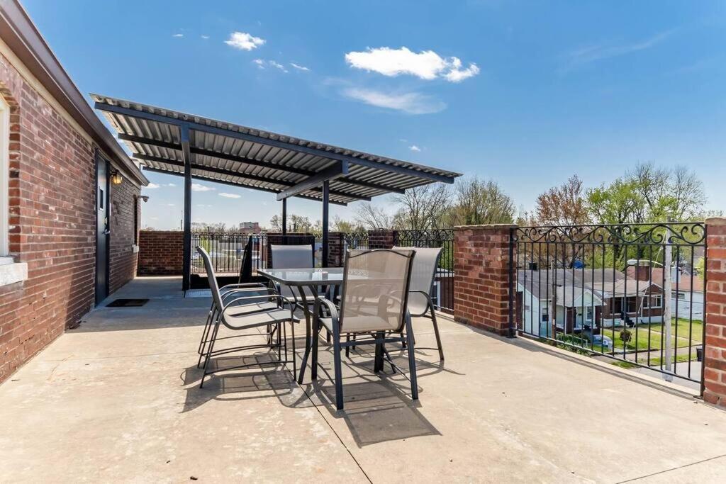 King Penthouse Sleep8 4bed 3br 2ba Swepson Loft * Louisville
