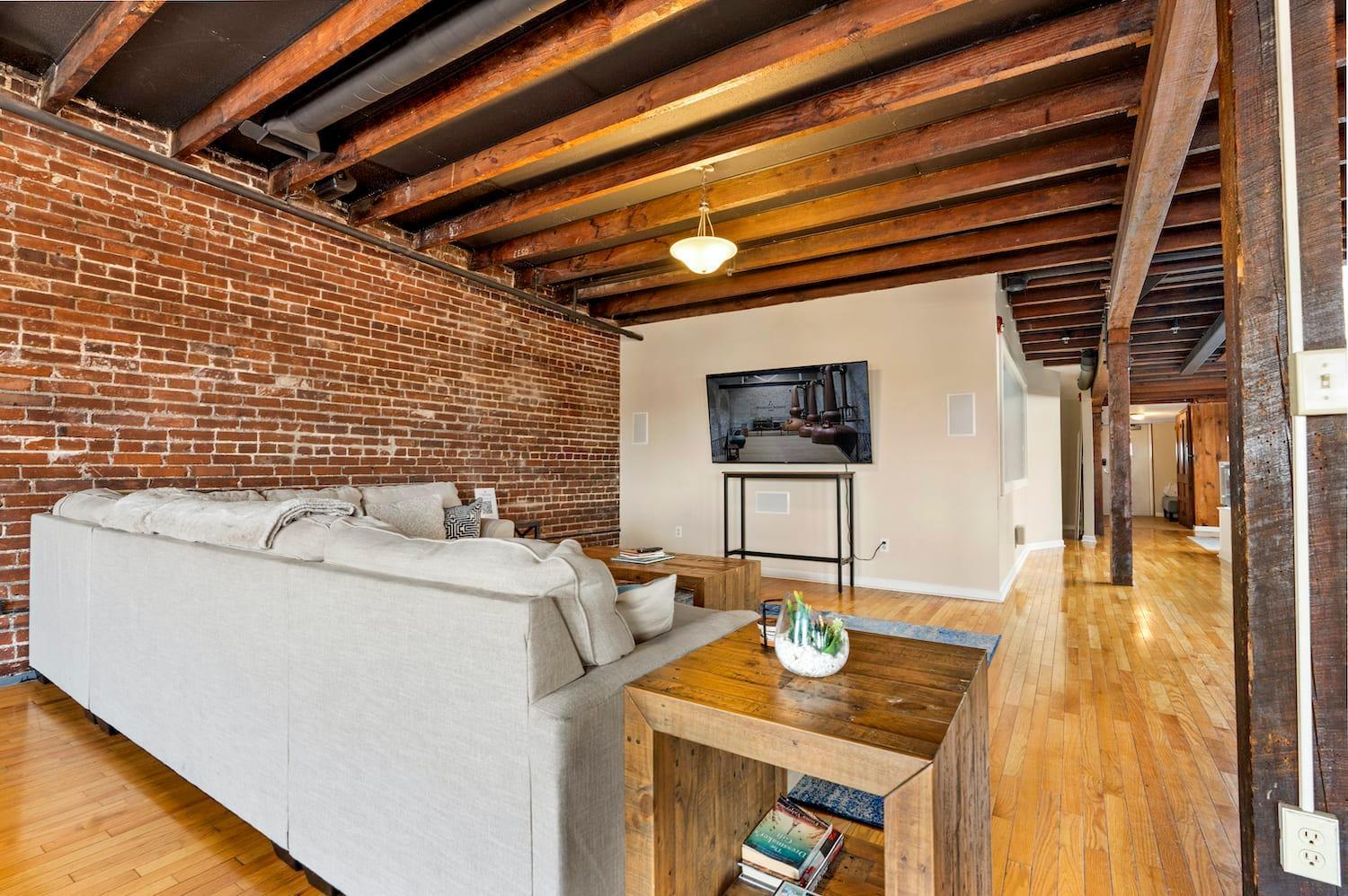 Apartment King Penthouse Sleep8 4bed 3br 2ba Swepson Loft Louisville