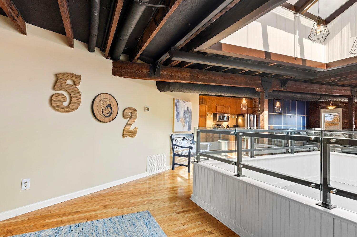 Apartment King Penthouse Sleep8 4bed 3br 2ba Swepson Loft Louisville