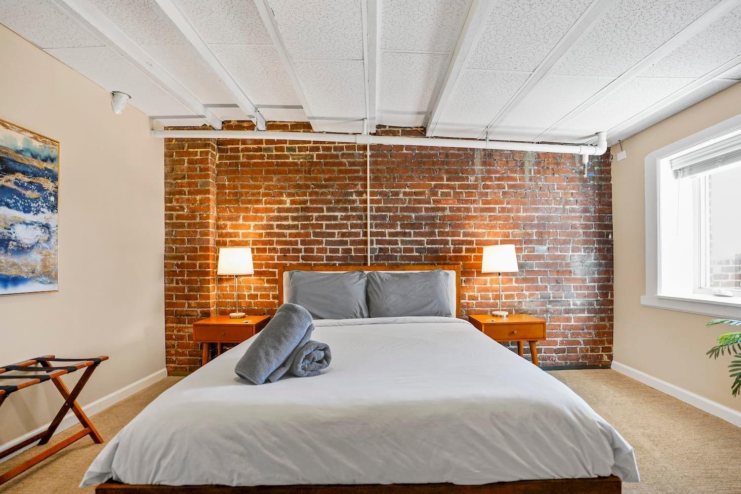 King Penthouse Sleep8 4bed 3br 2ba Swepson Loft * Louisville