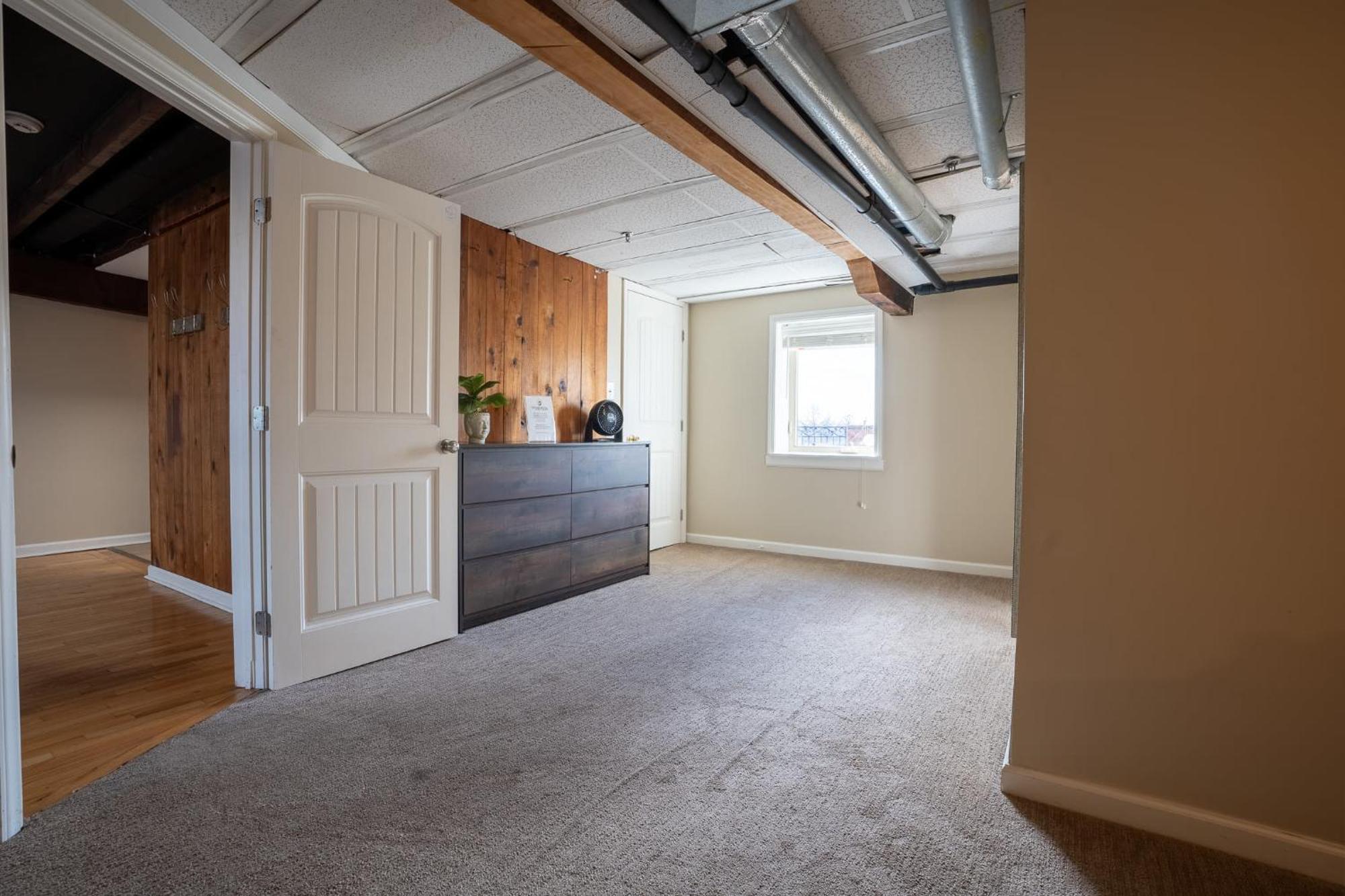King Penthouse Sleep8 4bed 3br 2ba Swepson Loft Apartment