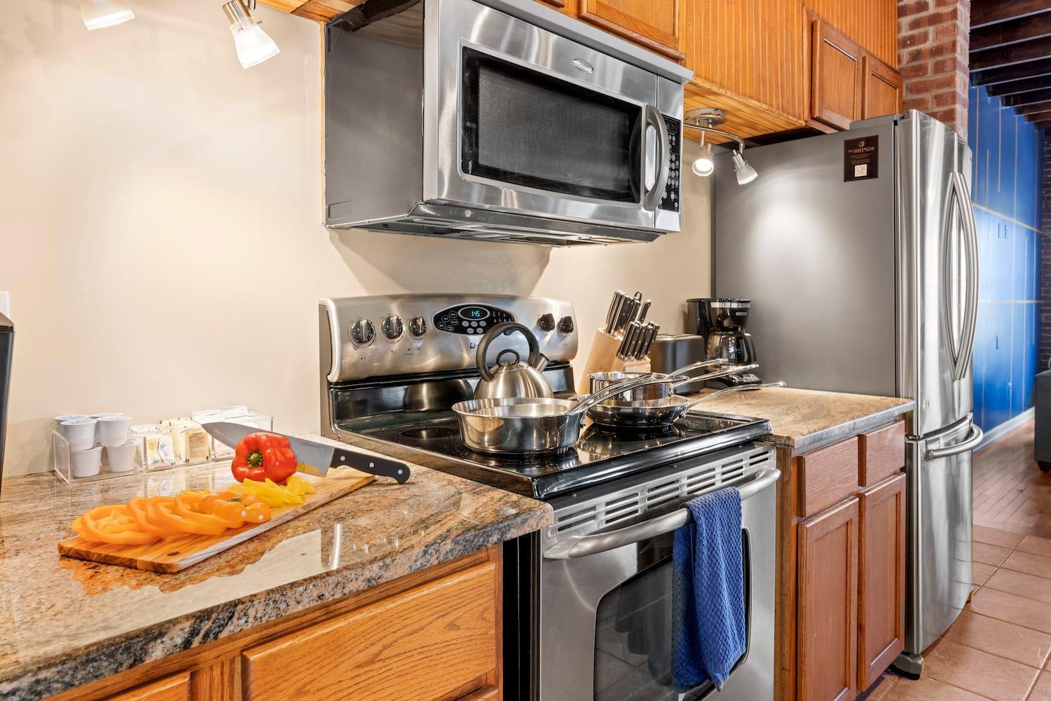 King Penthouse Sleep8 4bed 3br 2ba Swepson Loft Apartment Louisville