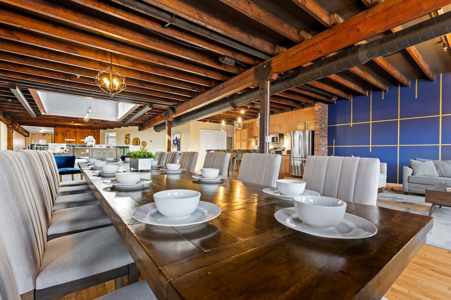 Apartment King Penthouse Sleep8 4bed 3br 2ba Swepson Loft Louisville