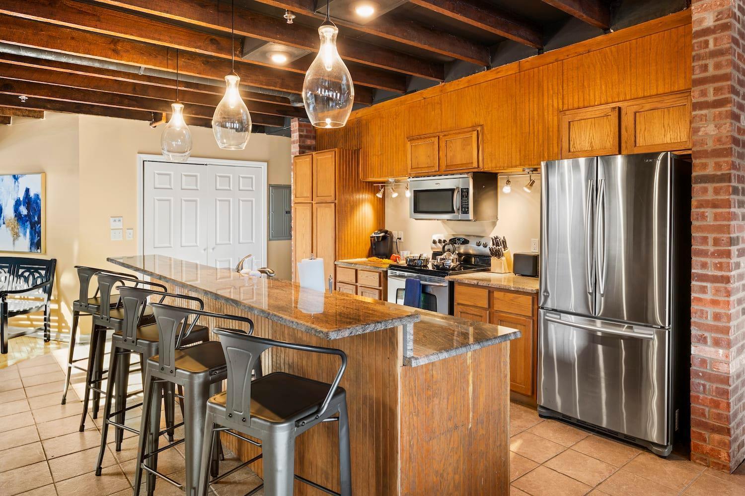 King Penthouse Sleep8 4bed 3br 2ba Swepson Loft Apartment Louisville