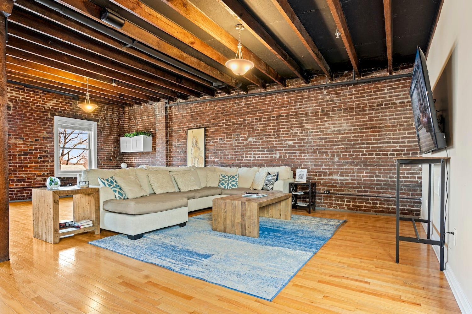 Apartment King Penthouse Sleep8 4bed 3br 2ba Swepson Loft Louisville